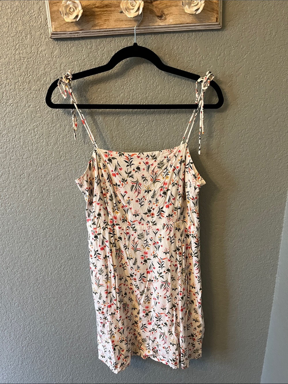Old Navy Floral Tie-Shoulder Sundress in Cream with Pink and Green Accents